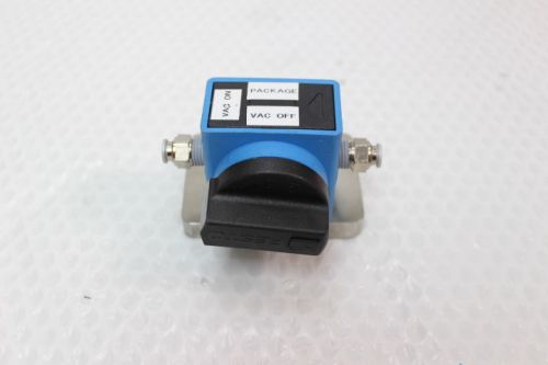 3707  Festo HE-1/4-S-B 33017 Manual Control Valve