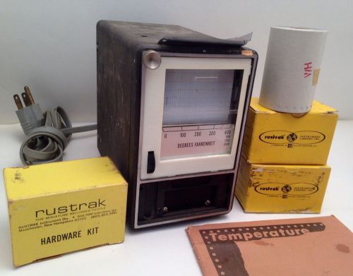 RUSTRAK by GUILDON MODEL 2122 TEMPERATURE RECORDER PLOTTER w/ PAPER ROLLS 400 F