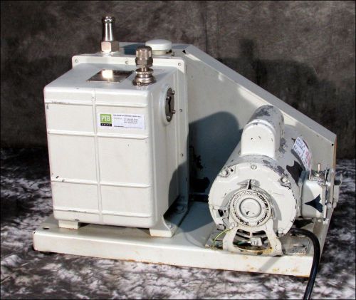 WELCH DUO-SEAL 1402 VACUUM PUMP WITH 0.5 HP MOTOR