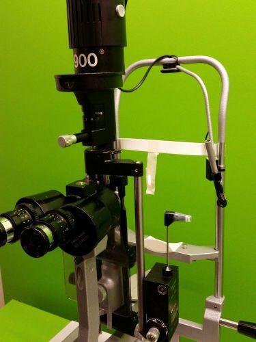 Haag-Streit 900 slit lamp