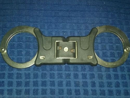 Hiatt ultimate Hinged handcuffs