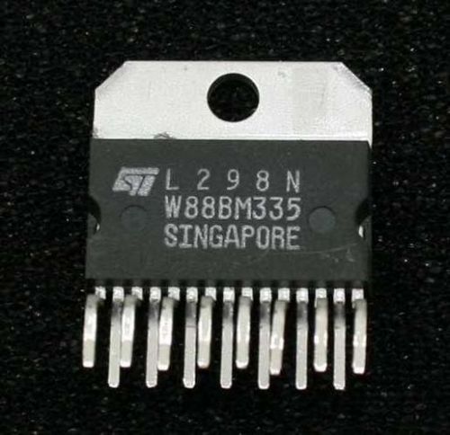 L298N Dual Full Bridge Driver   ( L298N )