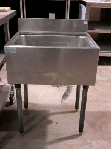 Used Supreme Metal 24&#034; Ice Bin