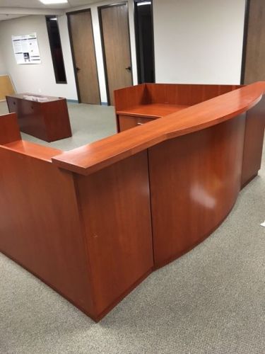 OFFICE RECEPTION DESK-BEAUTIFUL CONDITION