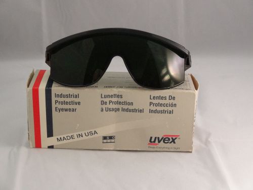 UVEX INDUSTRIAL PROTECTIVE EYEWEAR SAFETY GLASSES 3000 &lt;&lt;