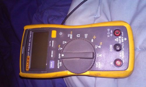 Fluke 117/323 Multimeter And Clamp Meter Combo Kit