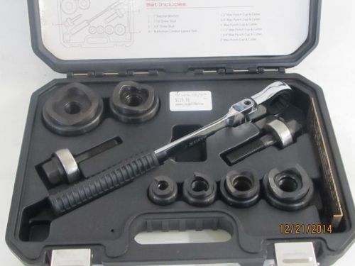 Southwire Max Punch Ratchet Set