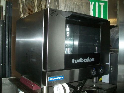 CONVECTION OVEN, 115 VOLTS, 3 SHELVES, MOFFAT  C/TOP,COMM.S/S 900 ITEMS    E BAY