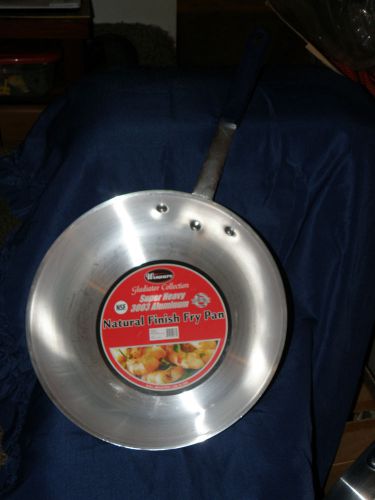 Winco 14&#034; Heavy Duty Aluminum Fry Pan