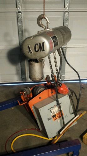 CM LODESTAR ELECTRIC CHAIN HOIST 1 TON WITH MOTORIZED TROLLEY