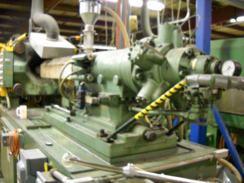 1982 Nissei 250 ton mold machine Model# FS-250 NII