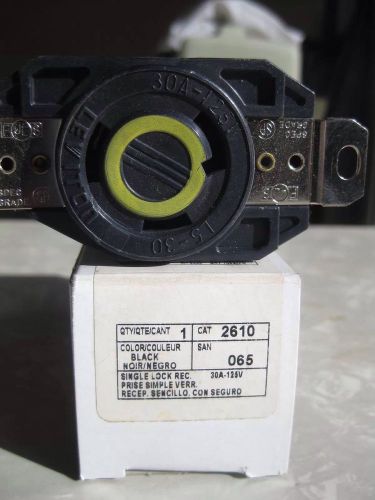 NEW LEVITON 2610 30 AMP 2 POLE 3 WIRE 125 VOLT TWISTLOCK RECEPTACLE L530R