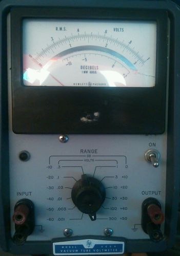 Hewlett Packard Vacuum  Tube Voltmeter  400 H  with/operators manual