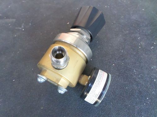 TESCOM 44-3213H282-296 BRASS PRESSURE REGULATOR AND GAUGE 500 PSI IN 150 PSI OUT