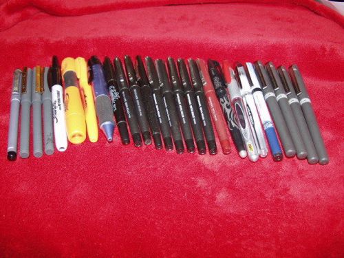26 PIECE LOT VARIOUS BRANDS OF EVERYDAY PENS