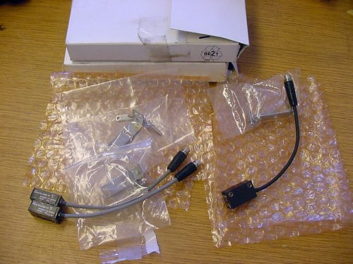 (2) Allen Bradley Photoswitch 42KB-E2LNSR-Y3 Sensor and (1) 42kb-r2lnsr-ya NEW