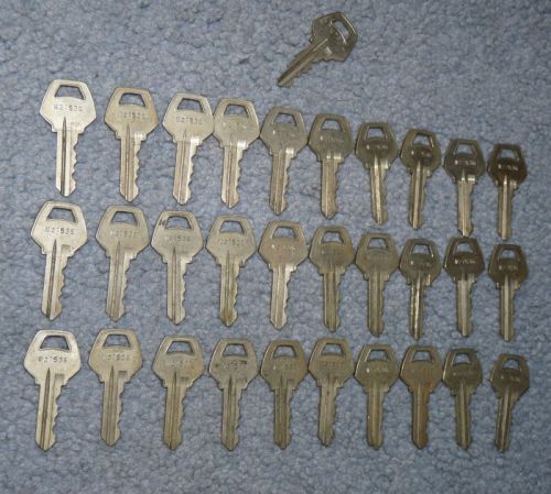 LOT of 30 CORBIN Style Cut Keys - All Same - w/CONTROL - M27536 (LOT 418)
