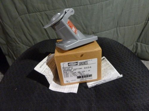 New Hubbell Killark UGRO-20231 Receptacle w/Interlocked Switch 5-20R 20A 125VAC