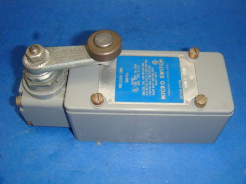 1 NEW MICRO SWITCH, PRECISION LIMIT SWITCH, 51ML1, 600 VAC,  NEW NO BOX