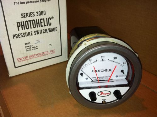 Dwyer A3040-LT Photohelic Switch/Gage 0-40&#034; WC Sealed box