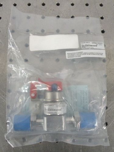 C112844 Parker Veriflo 955 Mini-Lever Diaphragm Valve w/ Lock-Out &amp; 1/2&#034; VCR