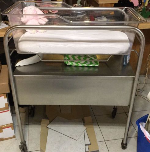 Stainless Steel Hospital Infant Bassinet