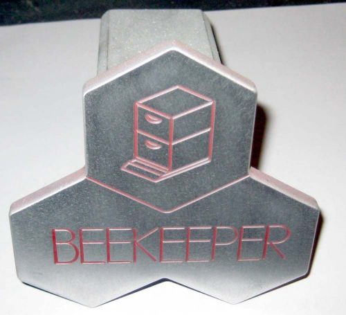 BEEKEEPER BEEKEEPING BEE TRAILER RECIEVER HITCH COVER TOOL