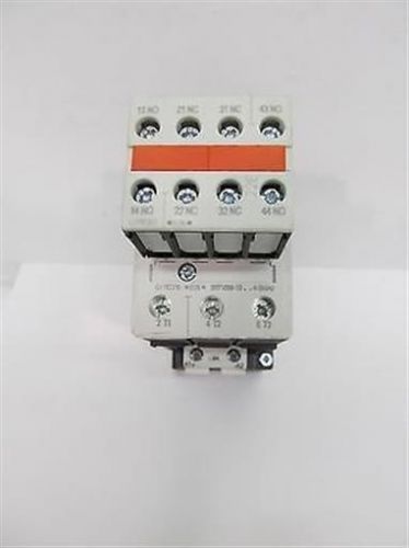 Siemens 3RT1036-1BB44-3MA0, 3 pole, 400 vac Contactor