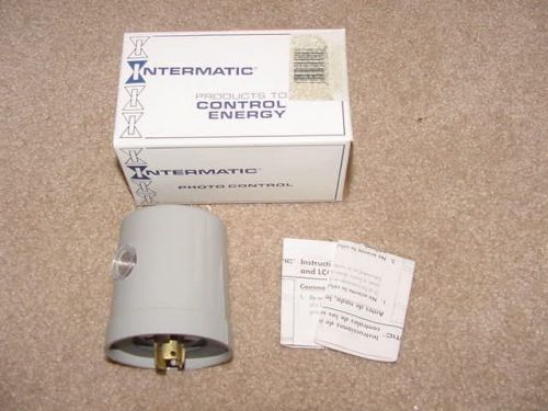 Internatic K4524 Locking Type Photo Control 208V 15A  Plug In Twist 3-Prong NEMA