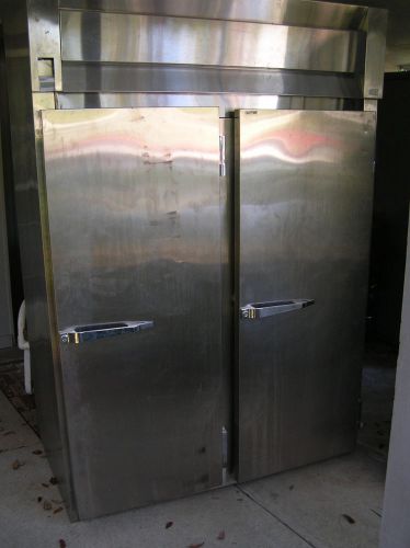 Commercial 2 door reach-in cooler