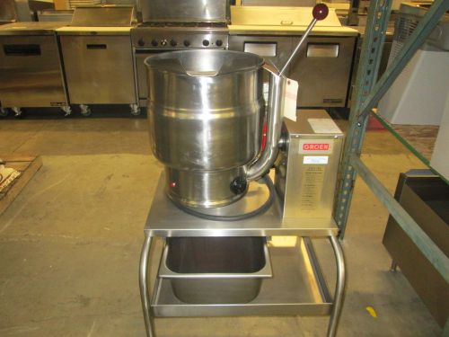 Groen TDB/7-20 20qt Tilting Kettle w/Stand &amp; Drain Drawer - 208/240v 1 or 3ph.