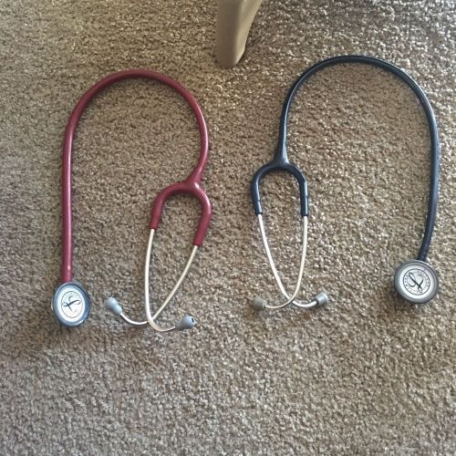 2 Littmann Stethoscopes: Littmann master Classic Il &amp; Littmann Classic ll SE