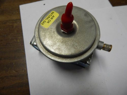 Field Controls # 48284200 Oressure Switch Unit # 2