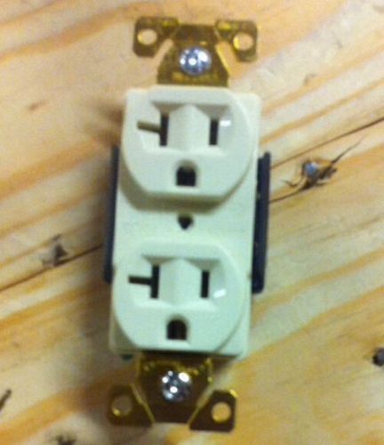 Cooper Prise Double Duplex Receptacle 5362V   Lot Of 3.  (B5)