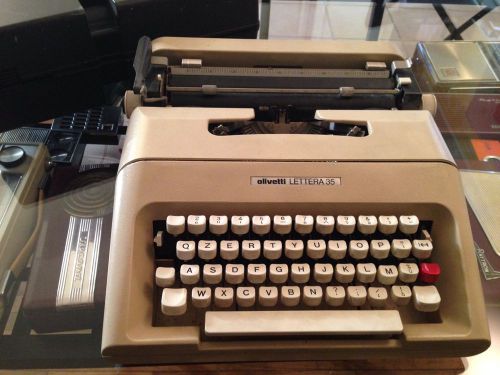 OLIVETTI LETTERA 35 MACCHINA DA SCRIVERE