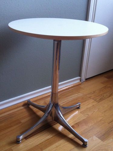 Herman Miller Nelson Pedestal Table White