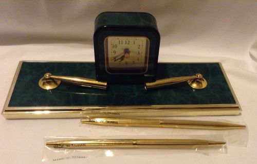 Green Desk Pen and Clock Set.Quartz