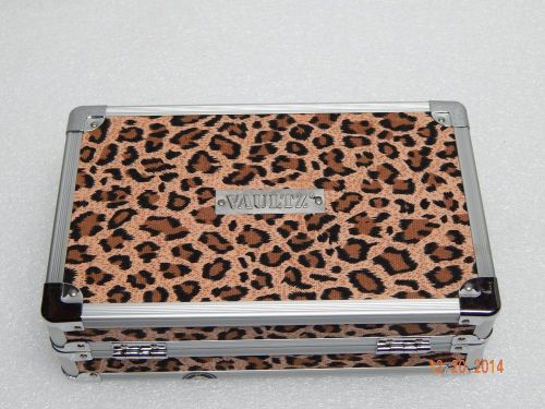 NEW Ideastream Vaultz Pencil Box 8x5X3 with Key Lock,Tiger print design