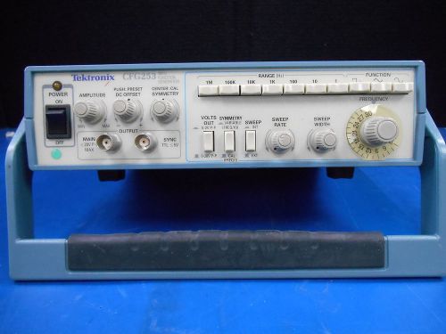 Tektronix 3 MHz Function Generator CFG253 TESTED