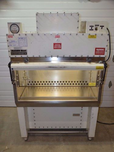 Baker Company B40-112 BioGard Hood 4&#039; UV Biological Safety Cabinet