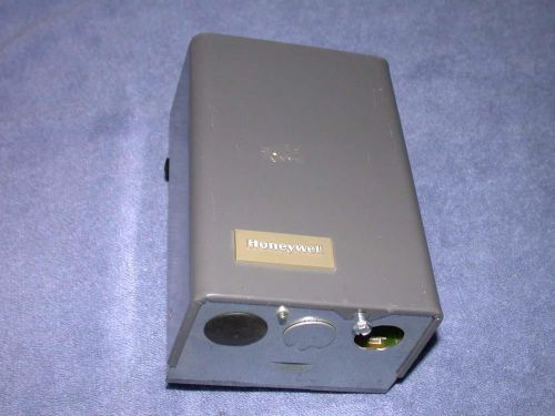 Honeywell Aquastat Relay L8148J 24V Burner &amp; Control NOS Free S&amp;H