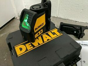 Dewalt DW088CG 2 Way Self-Levelling Cross Line Green Laser