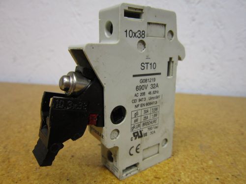 Ferraz G081219 FUSE BLOCK 32AMP 1POLE 690V With CC-Tron FNQ-R-1/2 Fuse