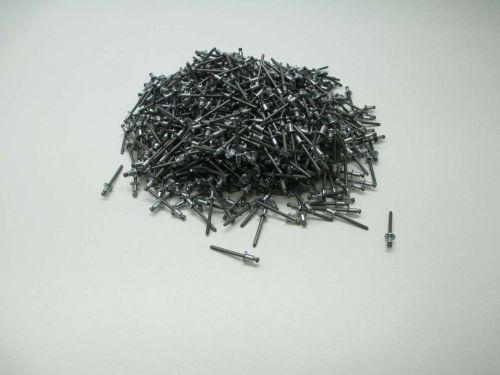 LOT 1000 NEW 1-3/4IN LENGTH DOME HEAD STEEL RIVET D391754