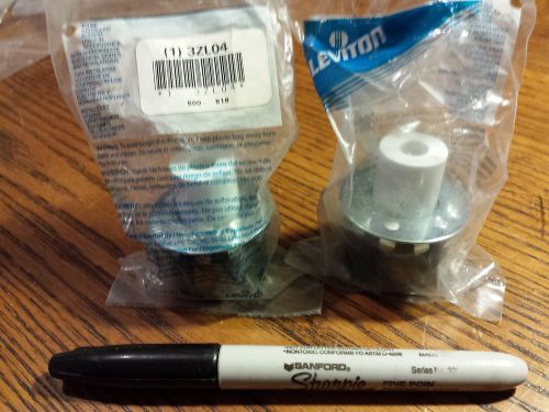 LEVITON, Lamp Holder, model 516, 660 watt, new in package, lot of 2