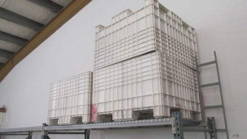 Used White Pallet Bins In Bellingham WA