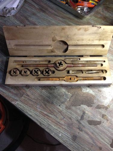 VINTAGE CRAFTSMAN TAP AND DIE SET 12 PCS. IN WOOD BOX