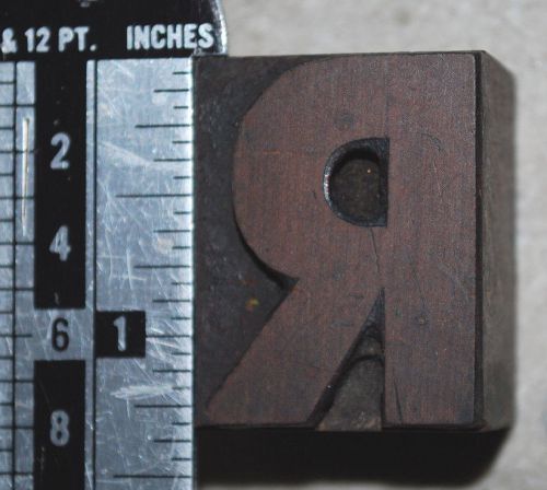 Vintage / Antique Letterpress Wood Printer&#039;s Type &#034;R&#034;, 8 line, 1 5/16&#034; tall