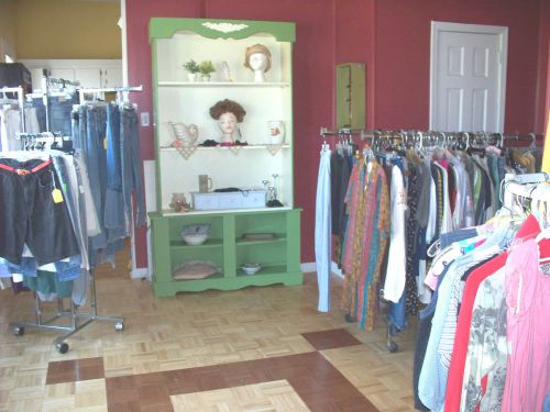 Arkansas Shop Liquidation: Boutique Fixtures Display Racks Shelving Apparel Etc.