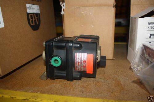 NEW BARKSDALE DPD1T-A3 PRESSURE SWITCH .03 TO 3 PSI